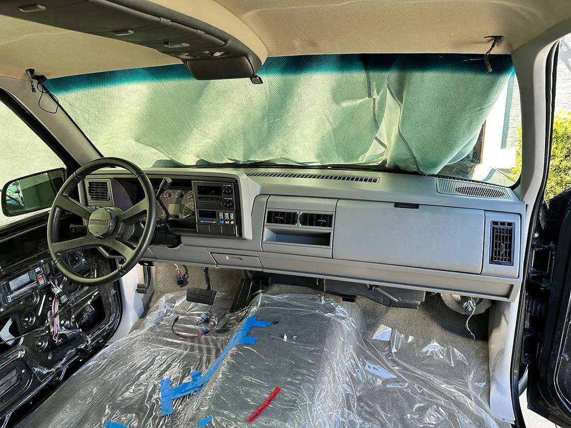 Motortopia- Transforming a 1993 Silverado C3500 Dually