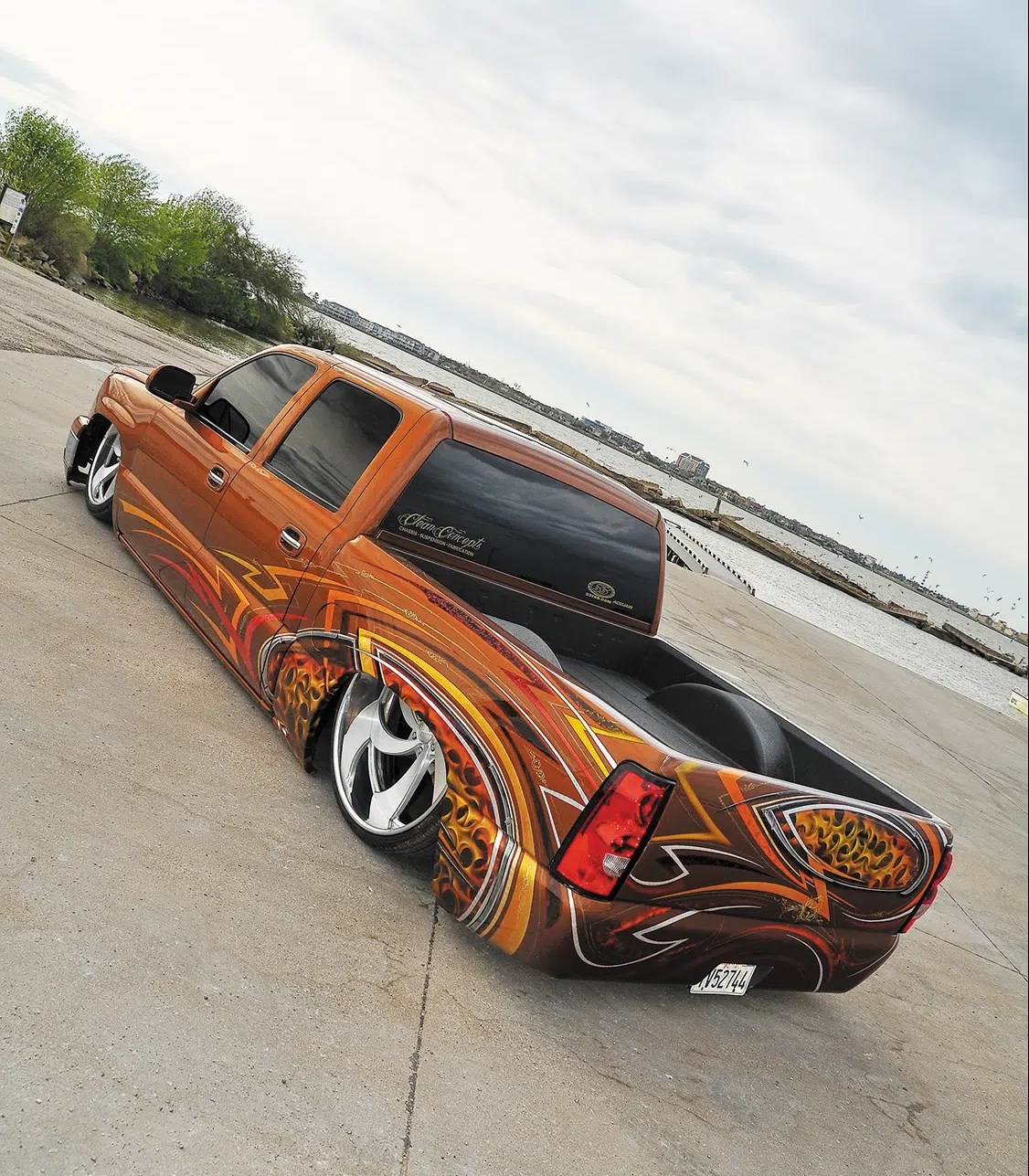 Motortopia- Customizing a Classic 2005 Chevy Silverado