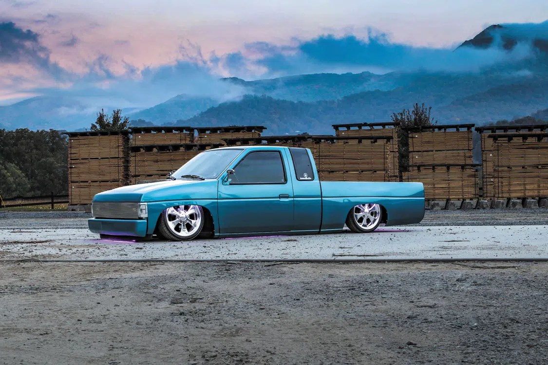Motortopia- Impressive 1992 Nissan Hardbody Build