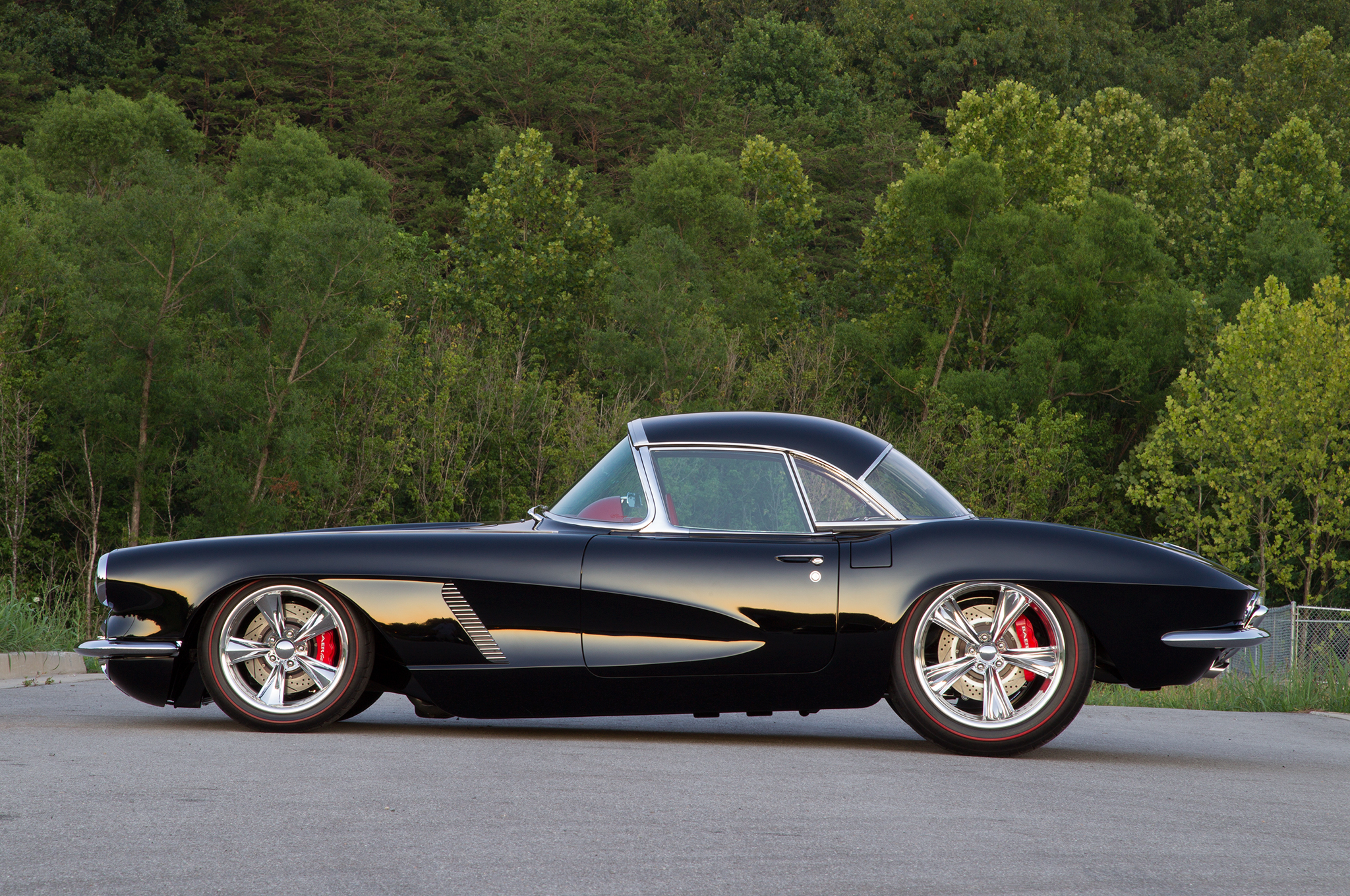 Bad to the Bone Alloway’s Hot Rod Shop Put Teeth in this 1962 Corvette