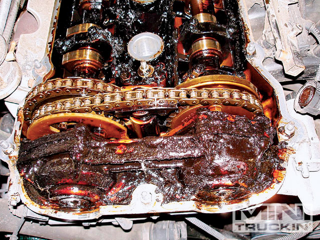 Conventional Petroleum Oil Vs. Synthetic Oil Which Is Better? Mini