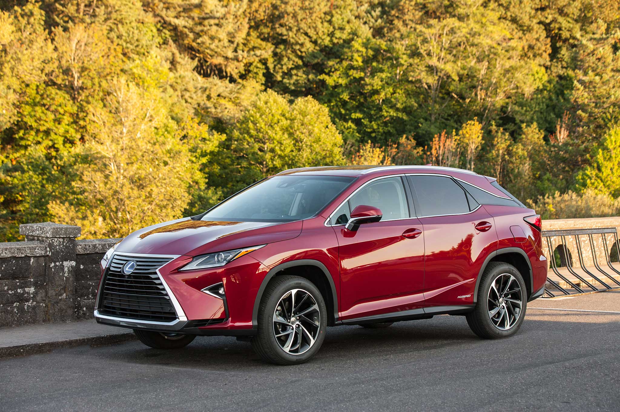 2015 Lexus RX450h Review: Expert Insights, Pricing, and Trims