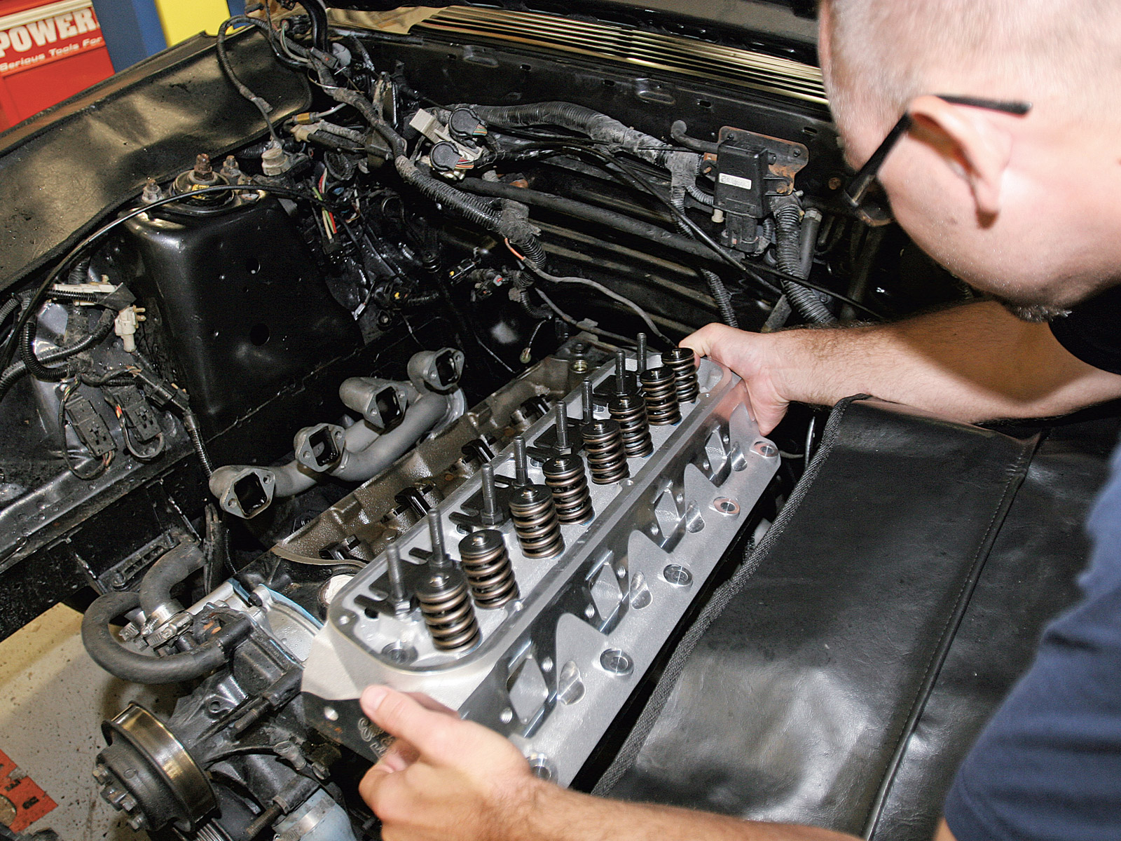 Installing Edelbrock EStreet Cylinder Heads Easy Street