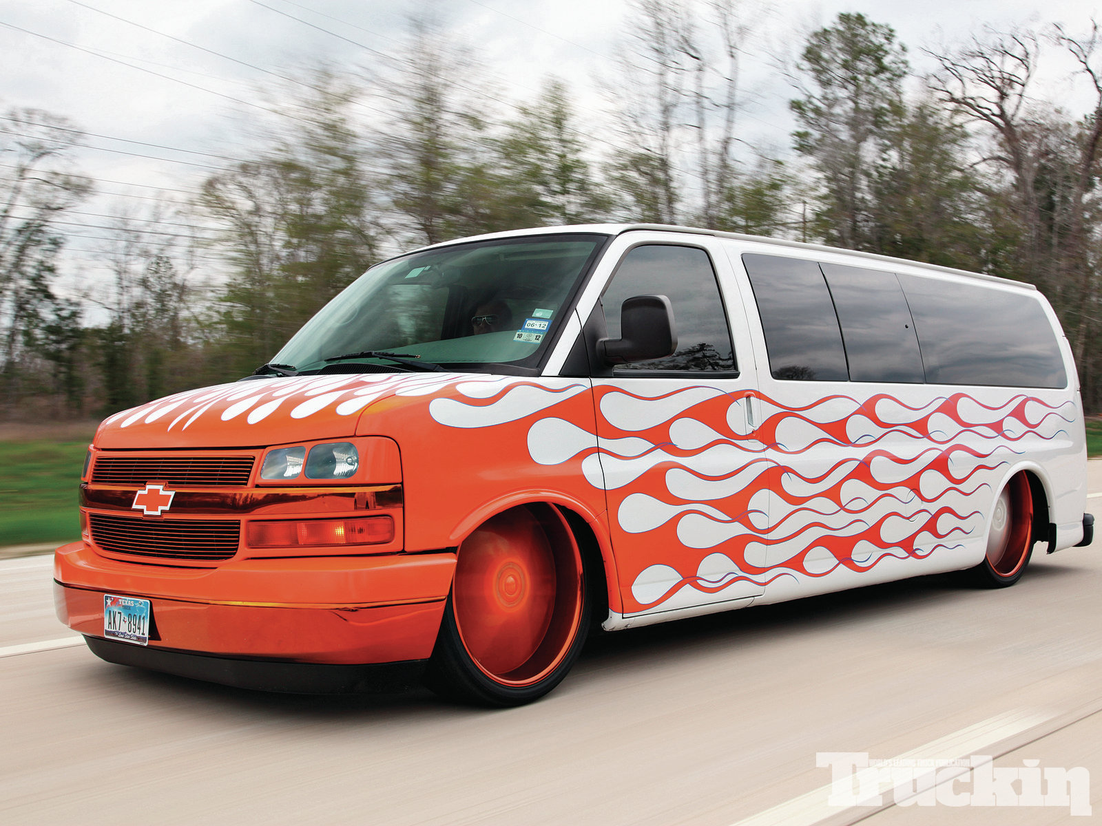 2006 Chevy Express 3500 - En Fuego Express