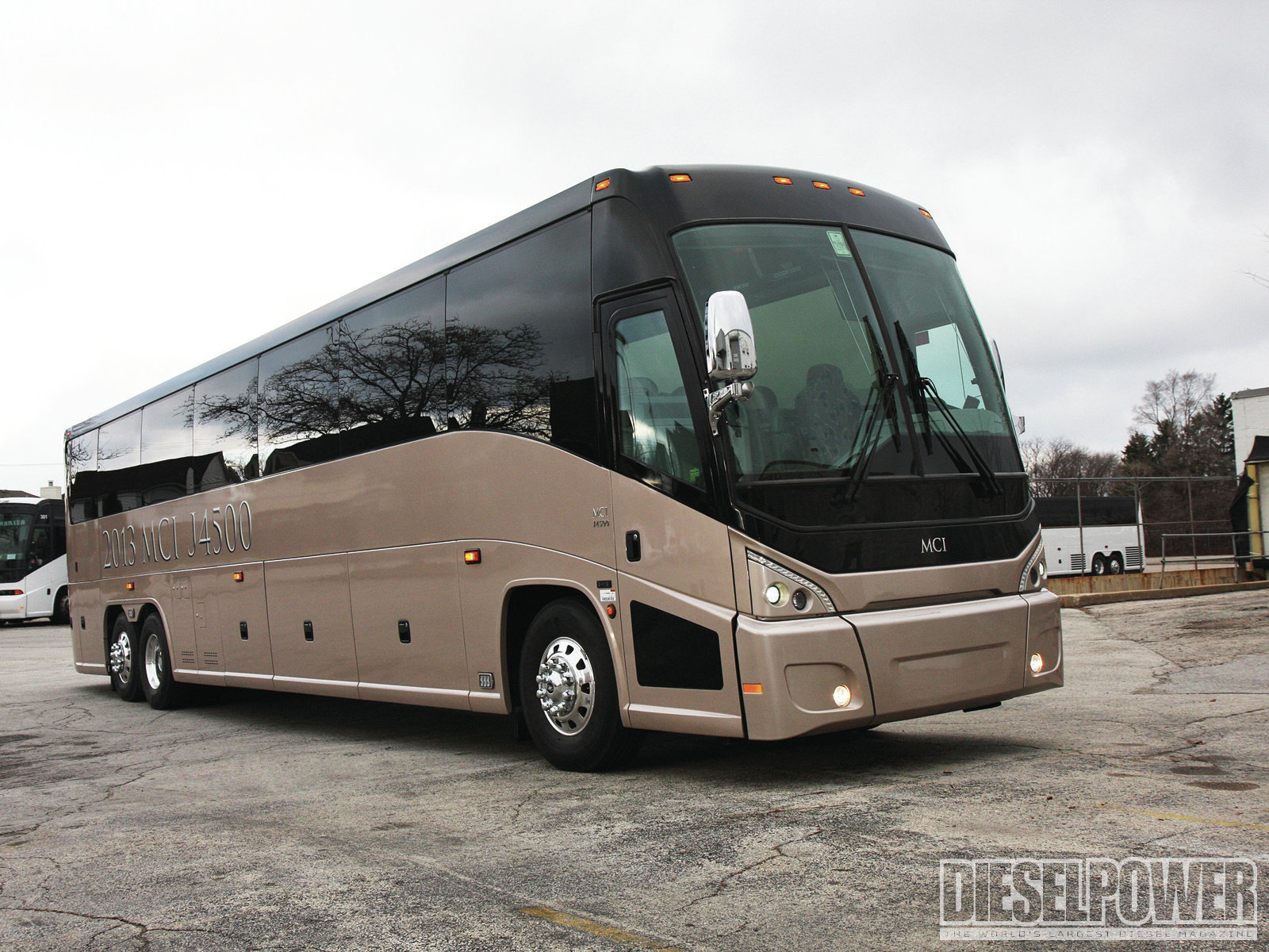 Motor Boatin' 2013 MCI J4500 Motor Coach