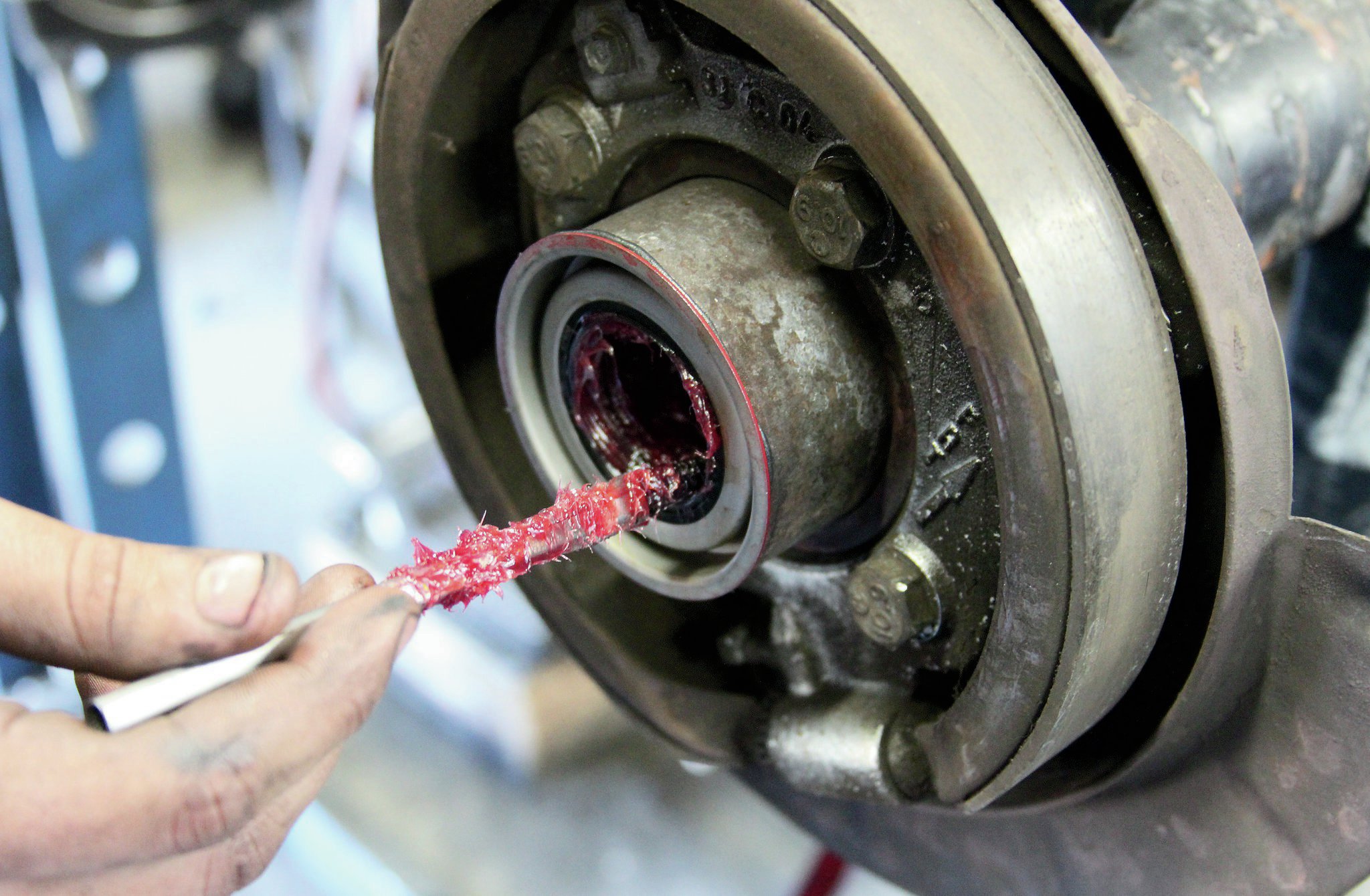 Narrowing GM Truck Axles To Fit Deep Dish Wheels Tech & HowTo