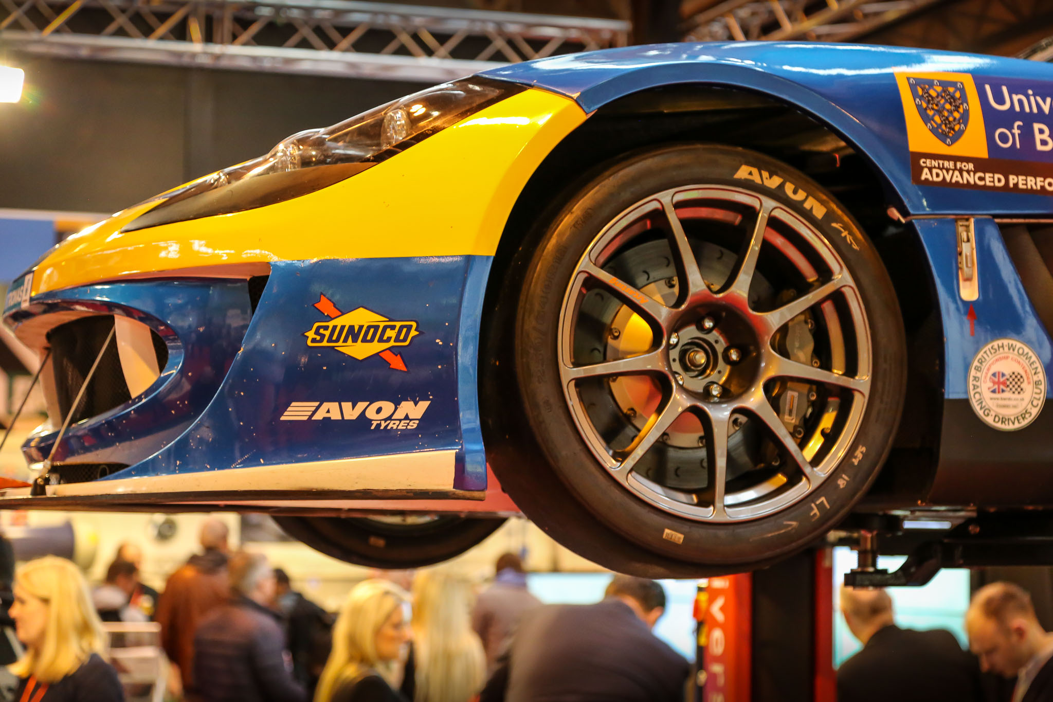 MacPherson Strut Suspension vs Double Wishbone (Pros & Cons)