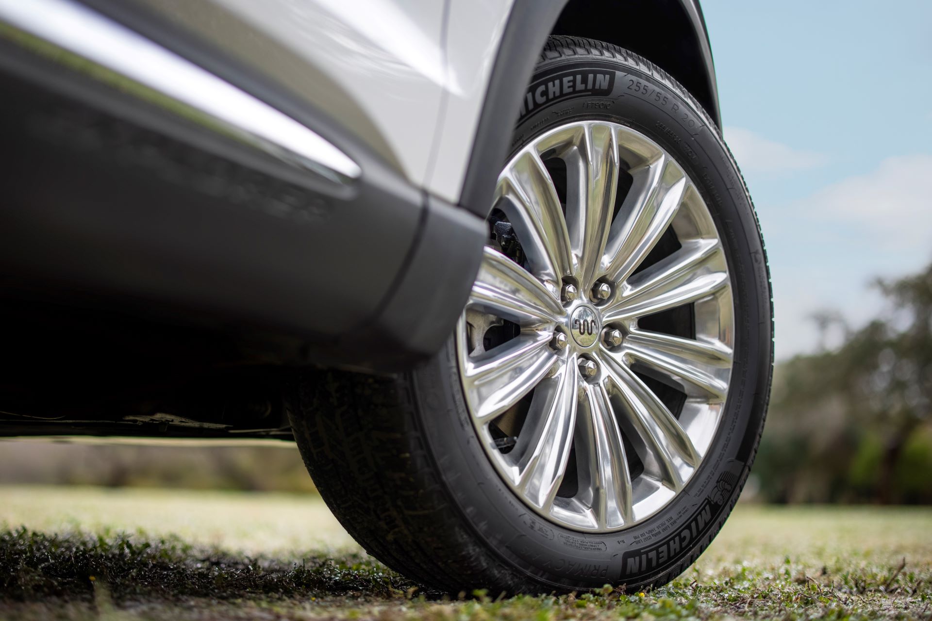 Bolt Pattern For Ford Explorer 🏎️ Wheel Sizes, Tire Sizes, & Offset