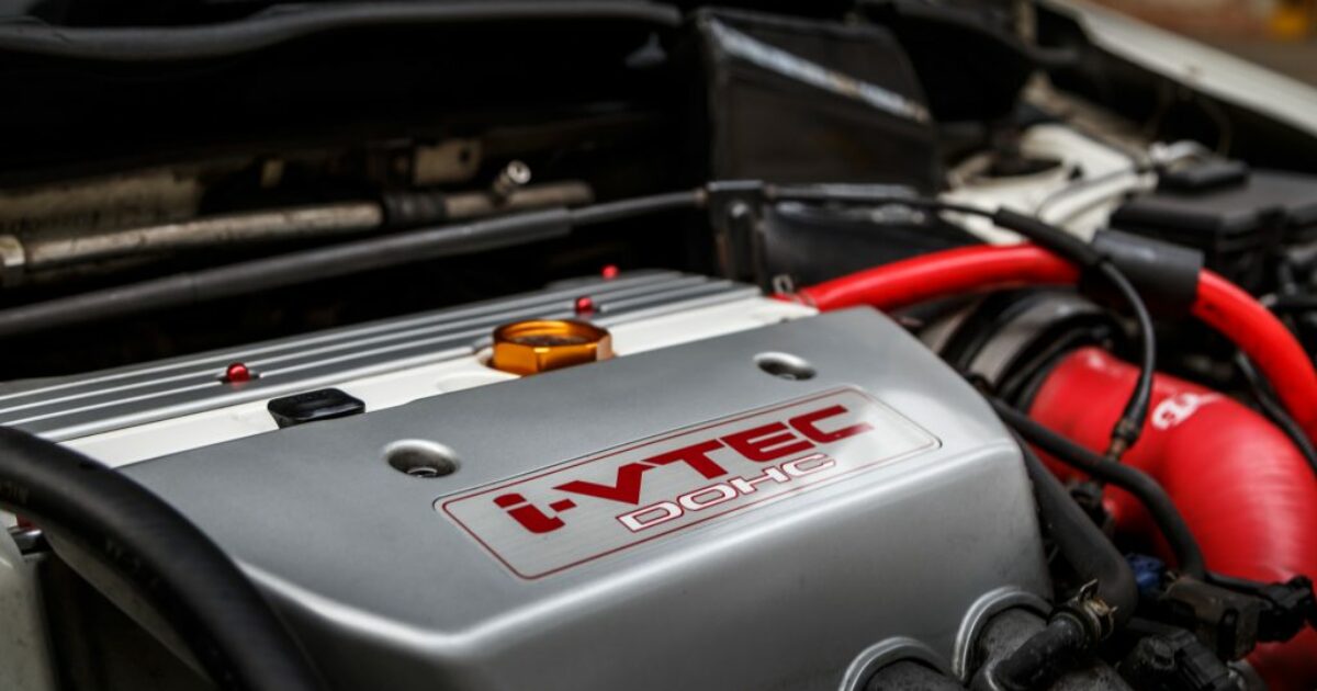 What Is VTEC 🏎️ How Does Honda Variable Valve Timing Work?