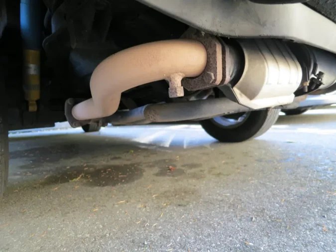 Where Is The Catalytic Converter Located How Does It Work?
