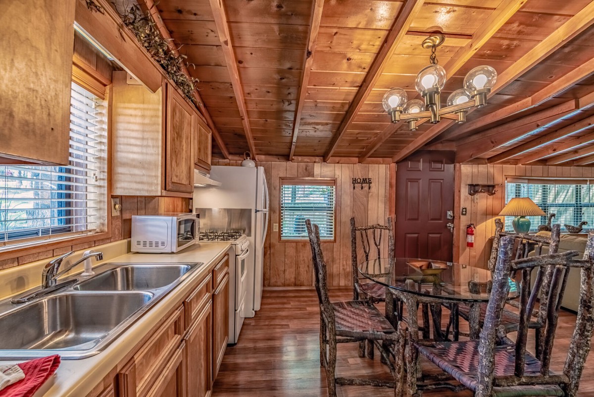 Knotty Pine Ruidoso, NM Mountain Air Cabins