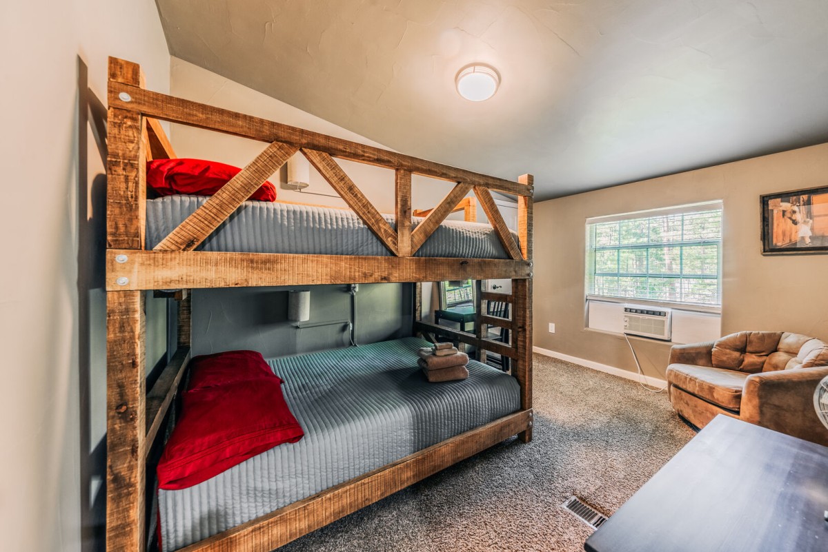 Horseshoe Canyon Ruidoso, NM Mountain Air Cabins