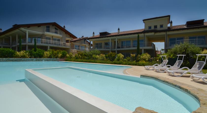 Sirmione Halldis Apartments a Lago di Garda Sud, Italia MountVacation.it