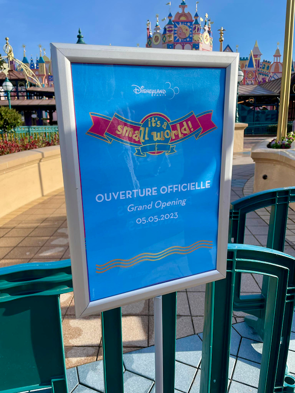 Photos, Video "it's a small world" at Disneyland Paris (Preview Before