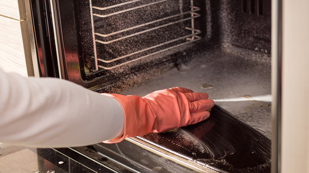 How to Clean an Oven Southeast Elite Movers