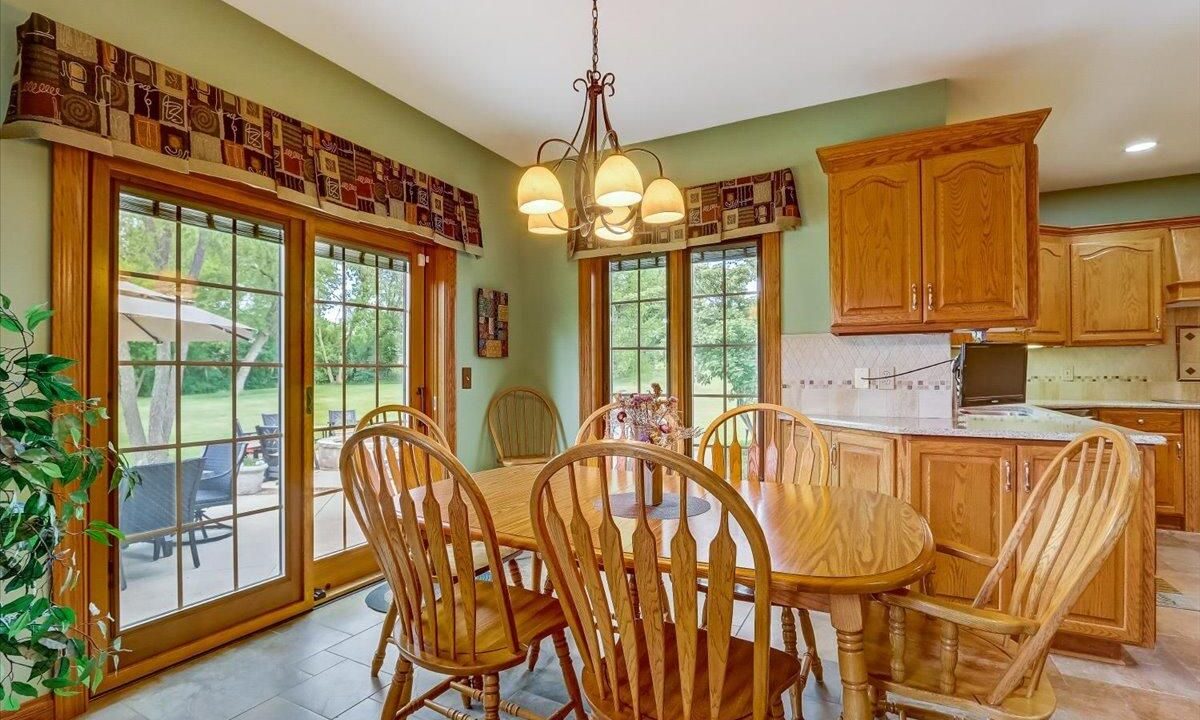 9454 W St Michael Ct Franklin, WI 53132 Rhonda Simonson