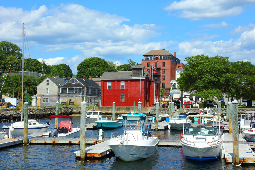 Top 7 Best states to raise a family in the US with the Best quality of life 2024