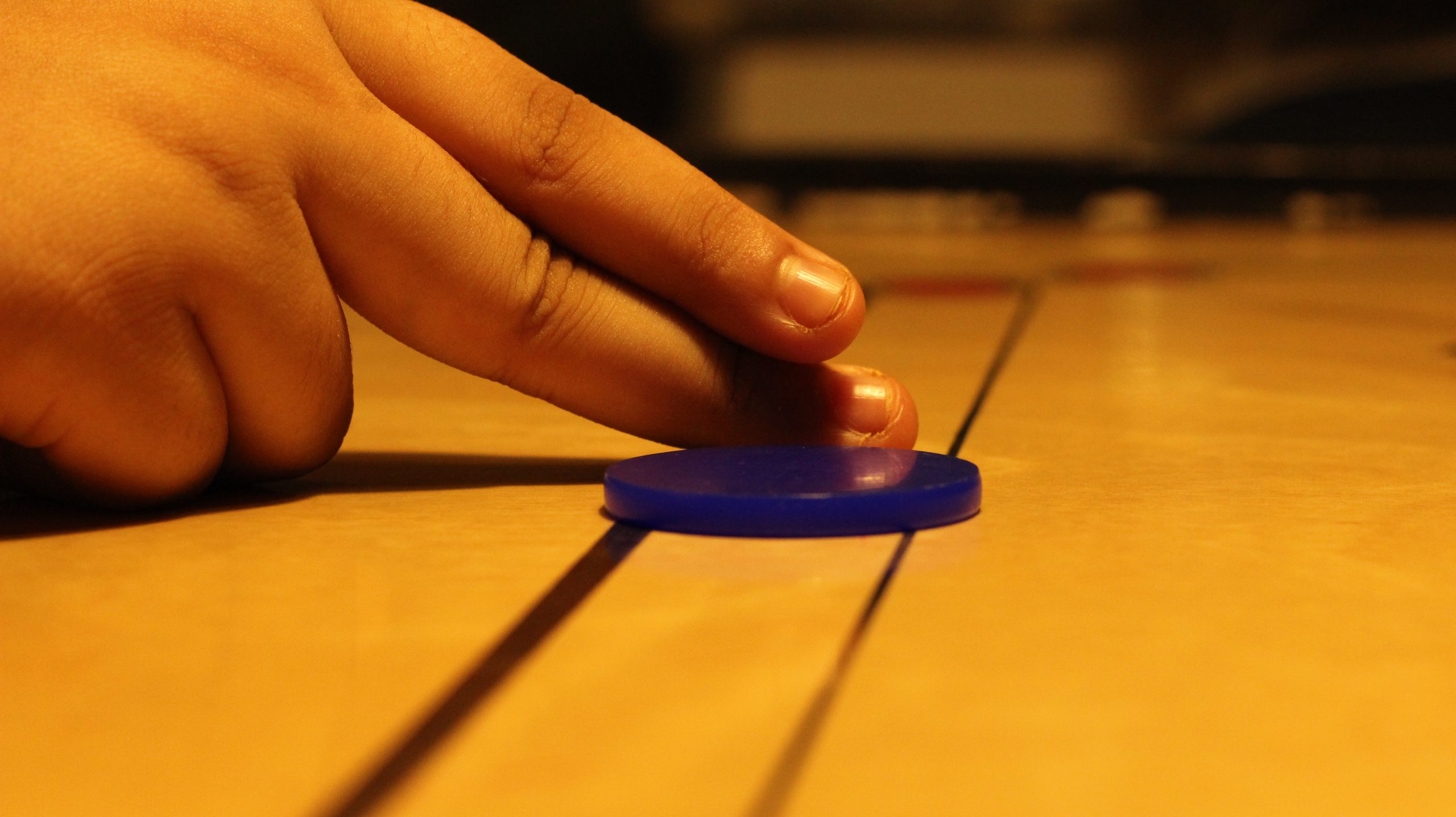 Different Striking Styles In Carrom Board Game That Novice Player