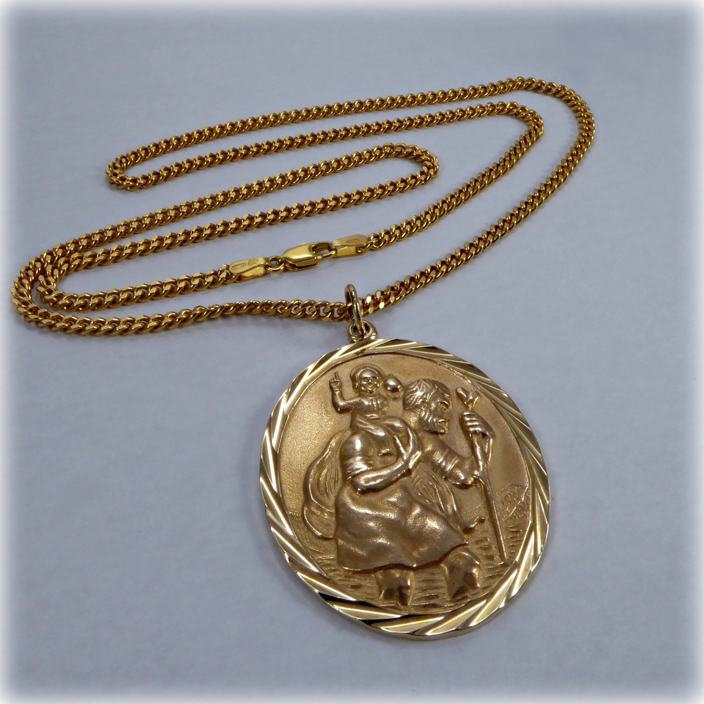 9ct gold large Oval St Christopher Medal on 20″ gold Chain Mr Allan