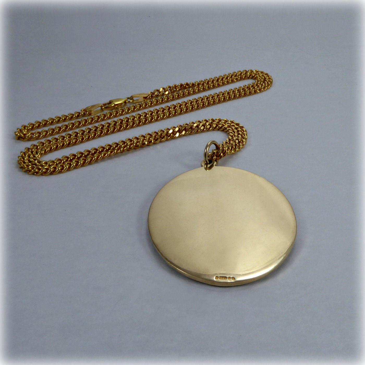 9ct gold large Oval St Christopher Medal on 20″ gold Chain Mr Allan