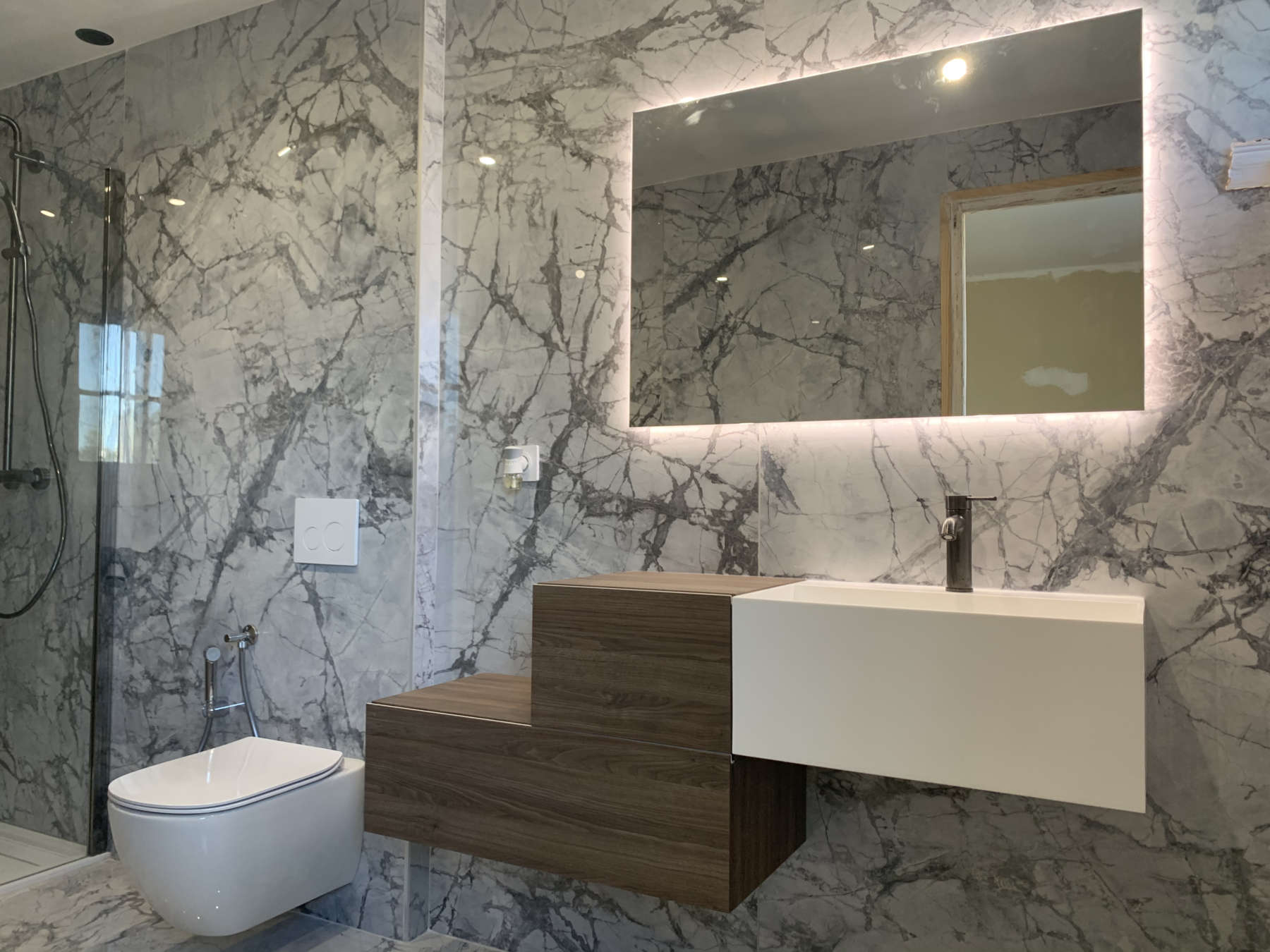 Rénovation d'une salle de bain (marbré XXL) à Valenciennes MRC Bain