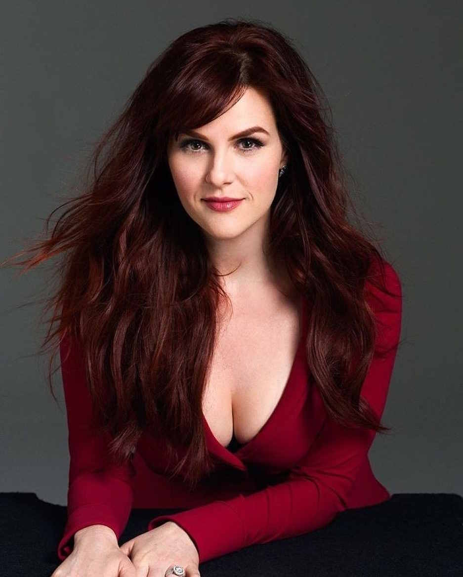 Sara Rue Biography, Age, Height & Husband - mrDustBin