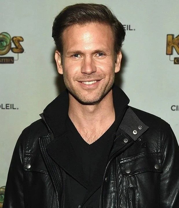 Matthew Davis Biography, Age, Height & Wife mrDustBin