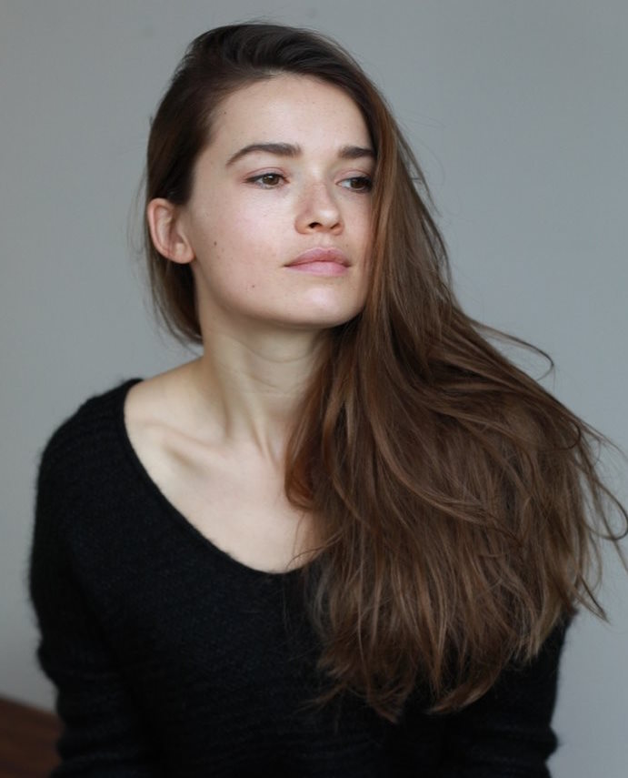 Zoe Moore Biography, Age, Height & Boyfriend mrDustBin