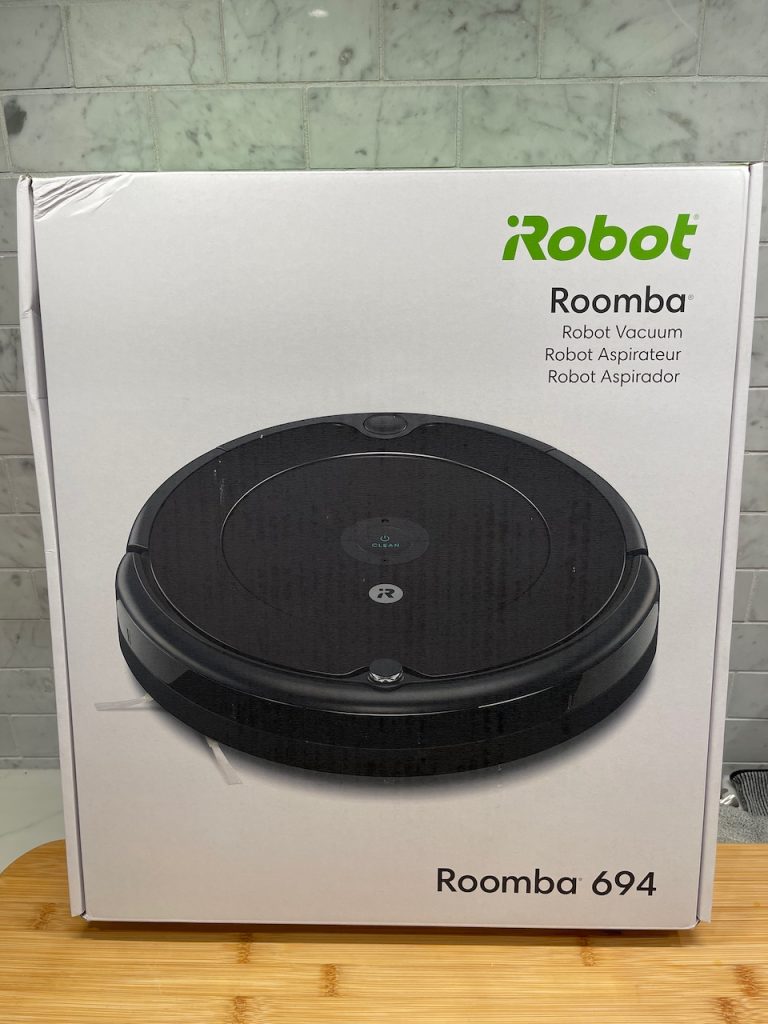 Entrylevel iRobot Roomba 694 for Small Homes, Offices