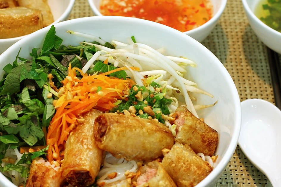 How to Make Delicious Spring Rolls Vermicelli Mr Pho