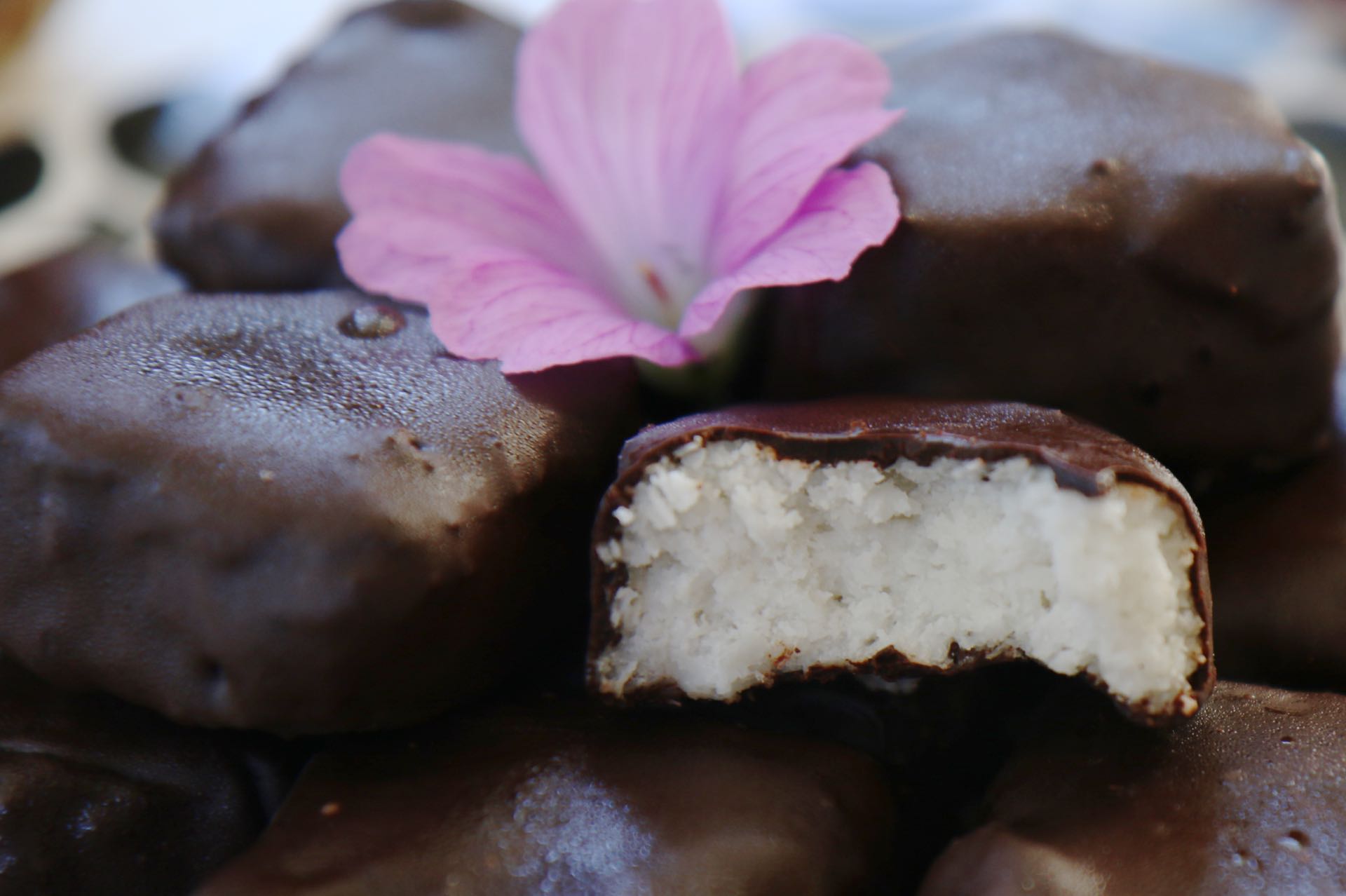 Gesunde Bounty vegan und zuckerfrei Mrs Flury