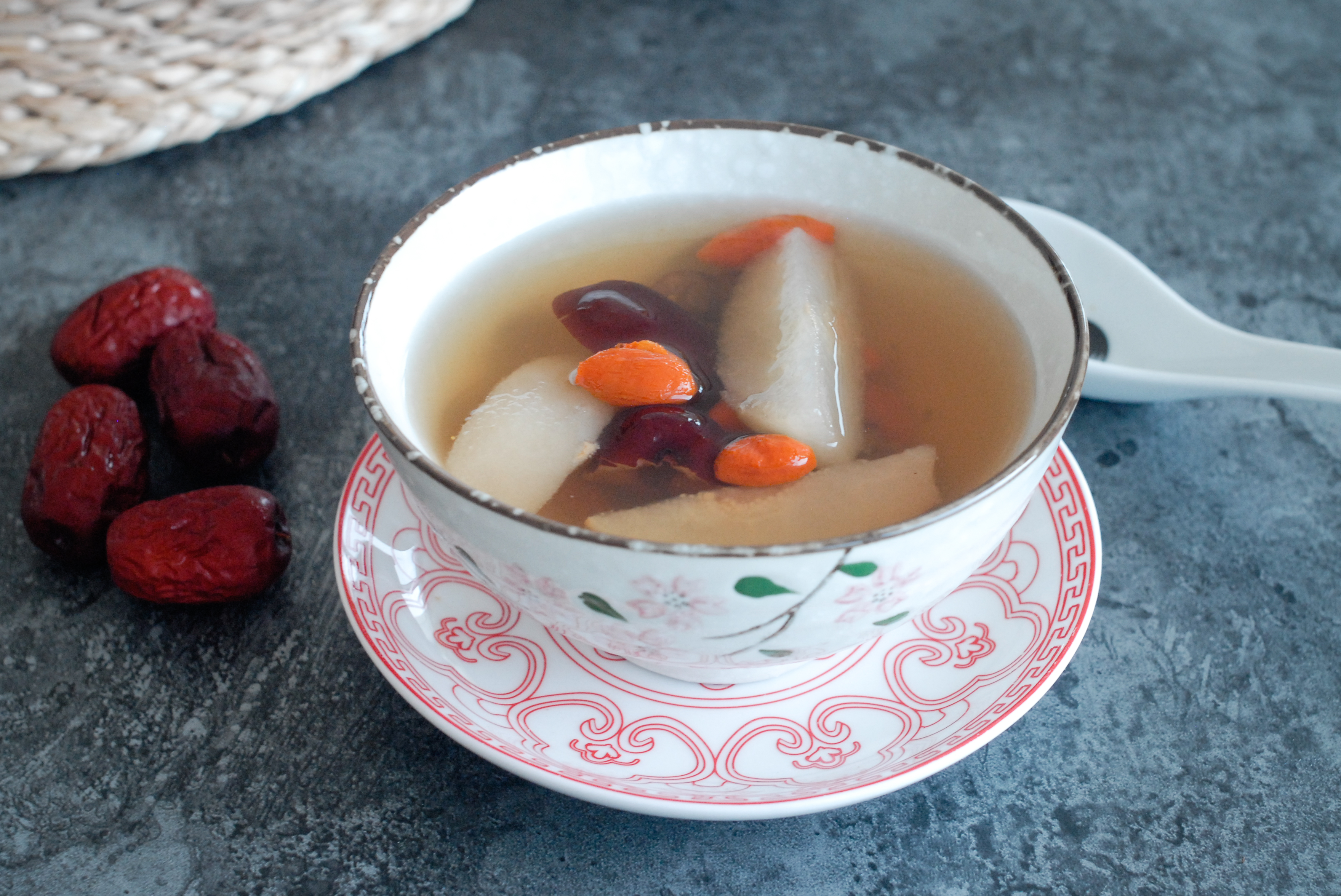 Pear & Red Date Sweet Soup