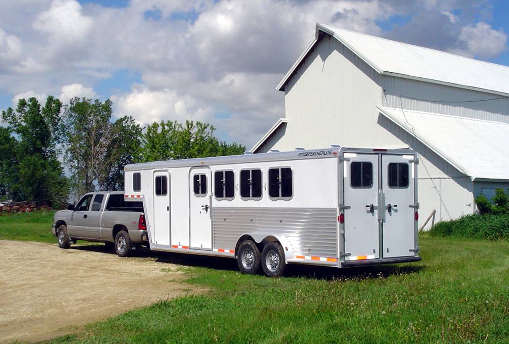 "Truck and SUV Reviews, Horse Trailer Articles, Horse Trailer Reviews