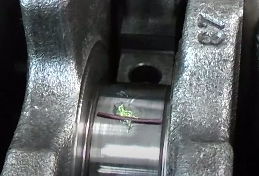 Checking bearing clearances with a plastic gauge Motorservice