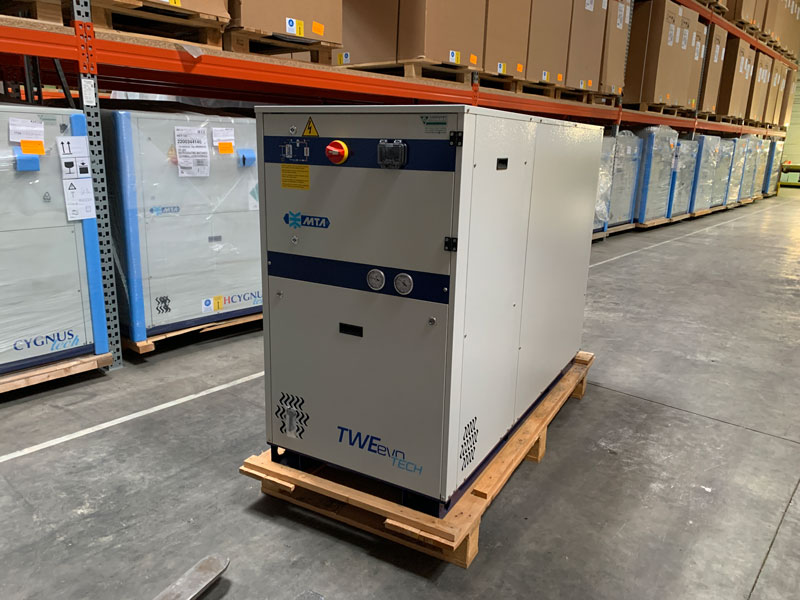 Used chiller for sale => EUROPE 300 WATER CHILLERS IN STOCK MTA