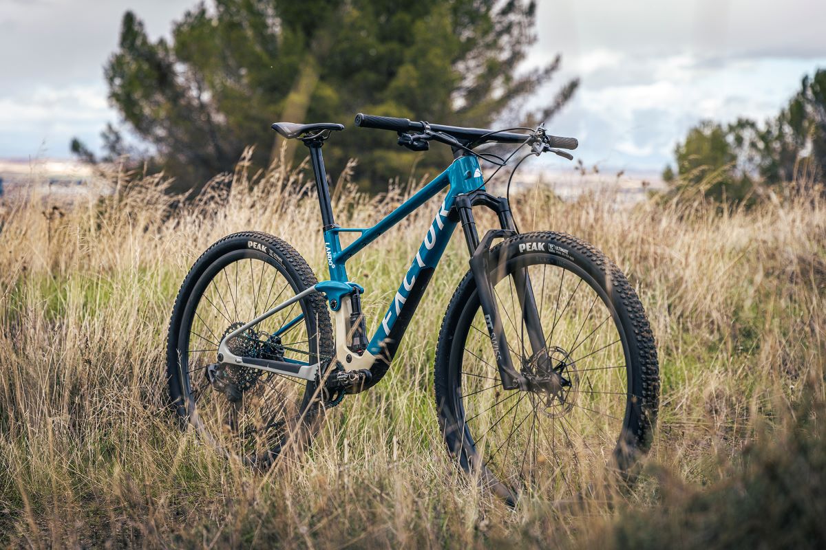 Test MTB Probamos la Factor Lando XC, la primera doble de la marca