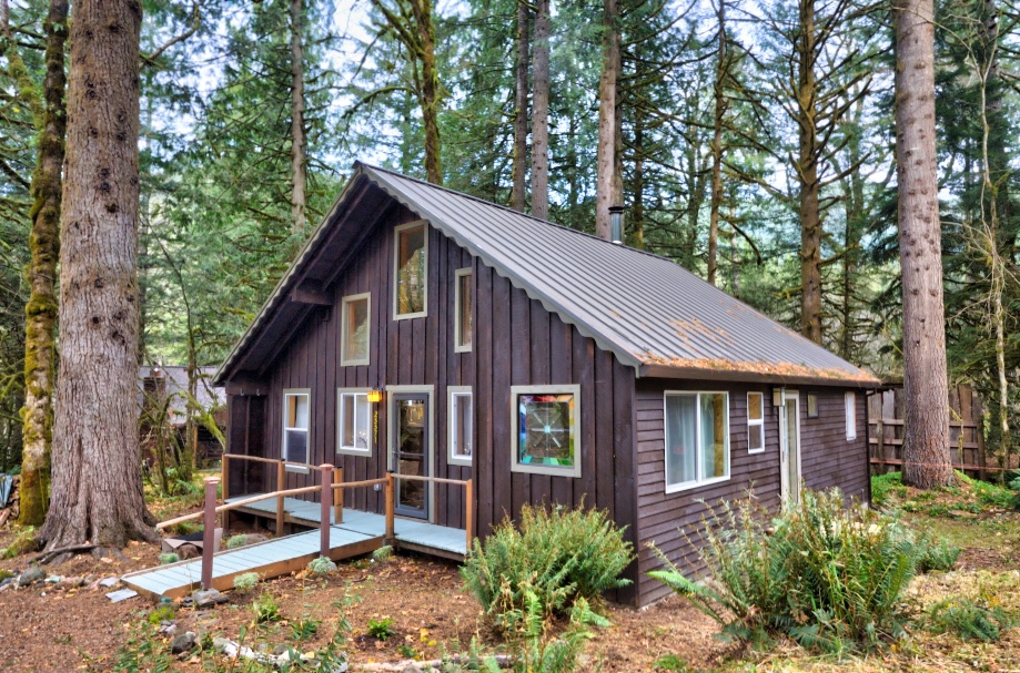 Rhododendron Mountain Retreat Liz Warren Mt. Hood Real Estate
