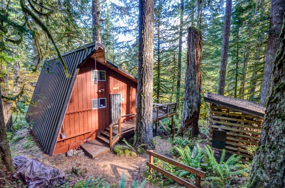 Mt. Hood National Forest Waterfront Cabins Liz Warren Mt. Hood Real