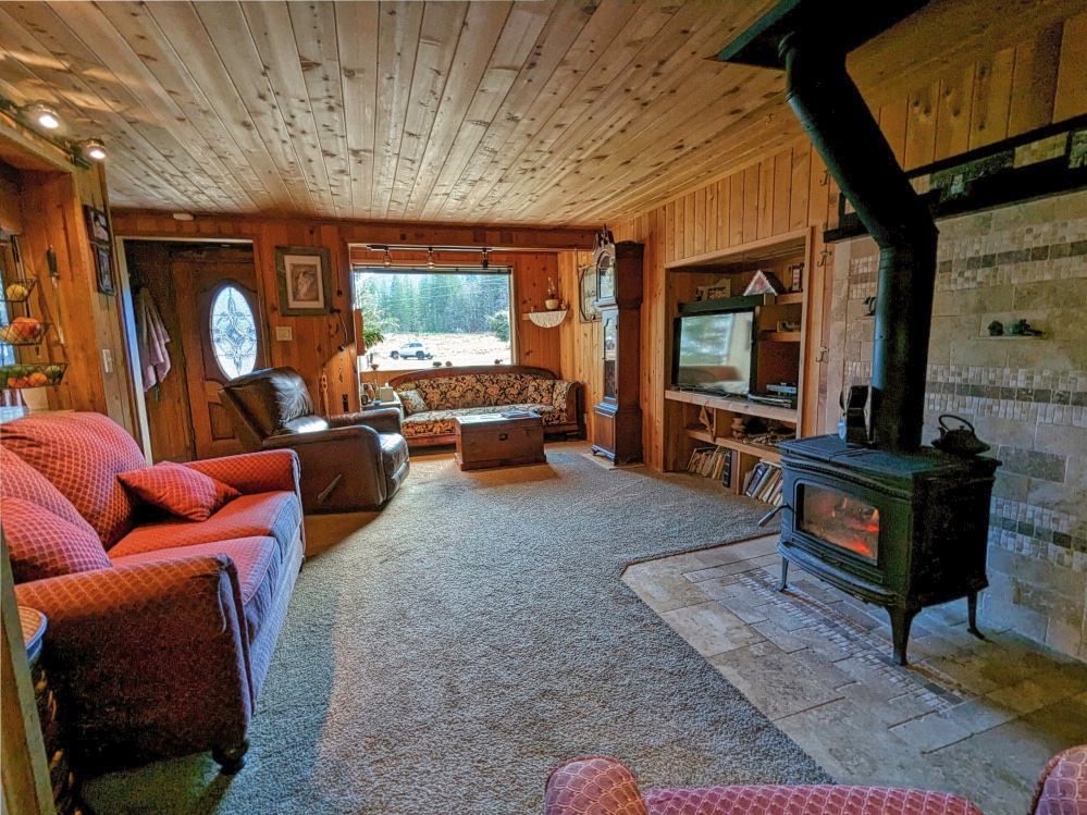 Clear Creek Homestead On Jr. Acre Liz Warren Mt. Hood Real Estate