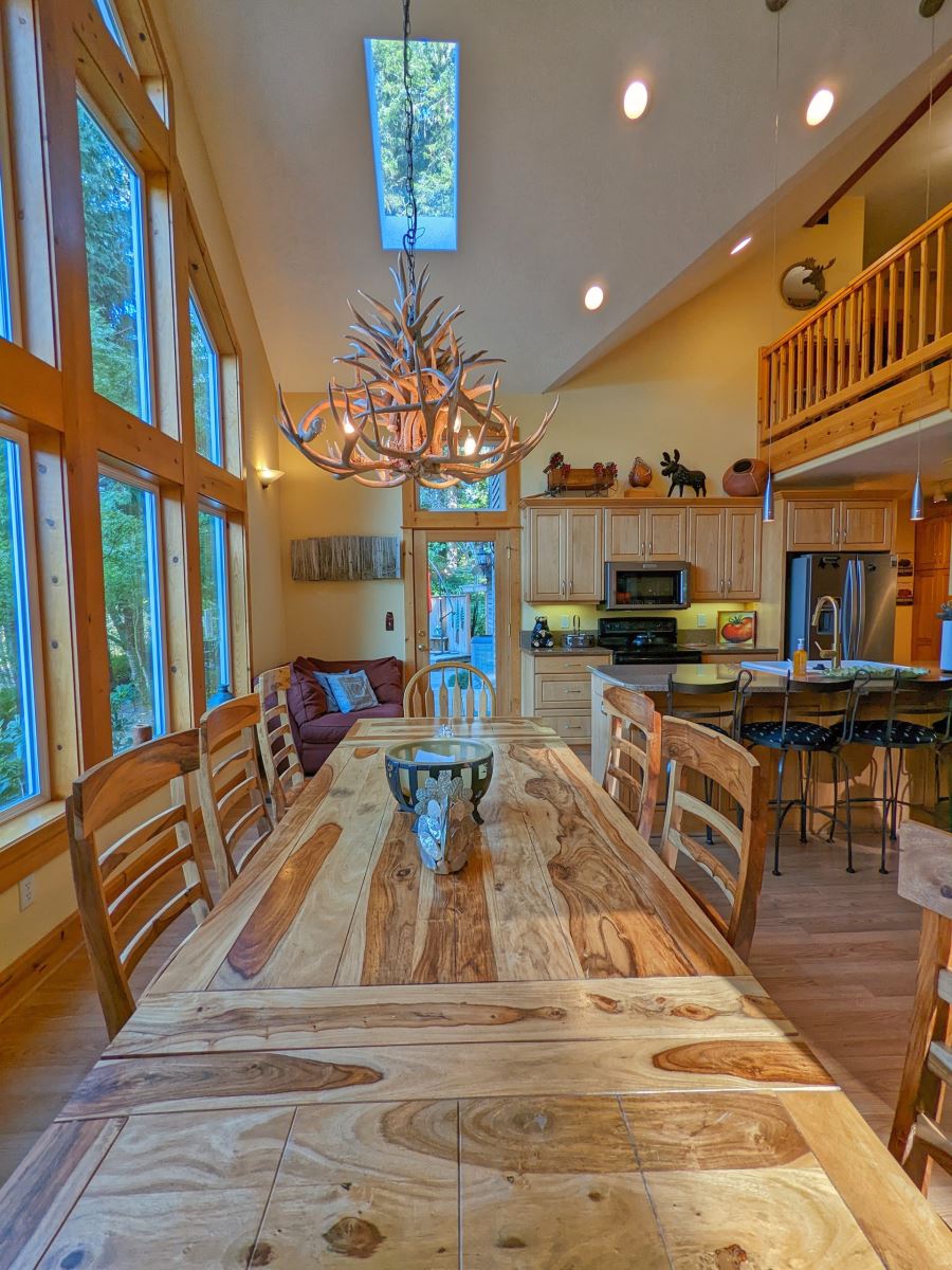 Mt. Hood Waterfront Custom Home on Nearly Two Acres Liz Warren Mt