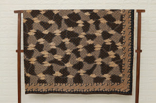 Kain Batik Yang Digunakan Untuk Busana Bangsawan Keraton Surakarta Dan  Yogyakarta Disebut Batik - Batik Dlidir