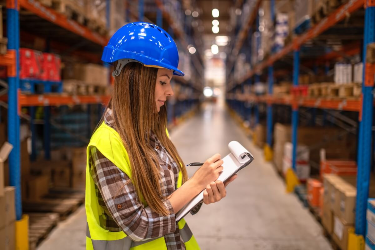 Ya soy Ingeniera Industrial ¿Ahora qué hago? Mujer Ingeniera