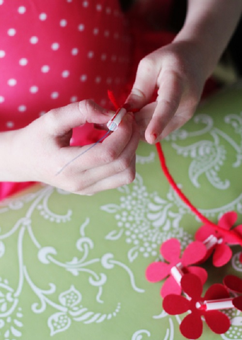 Crafts DIY Hawaiian party garlands