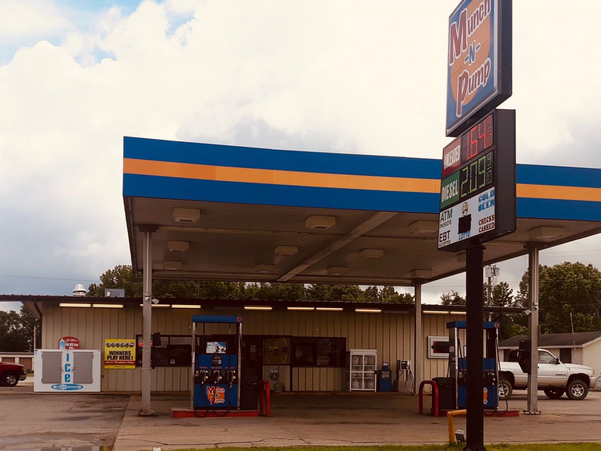 MunchNPump Convenience Stores