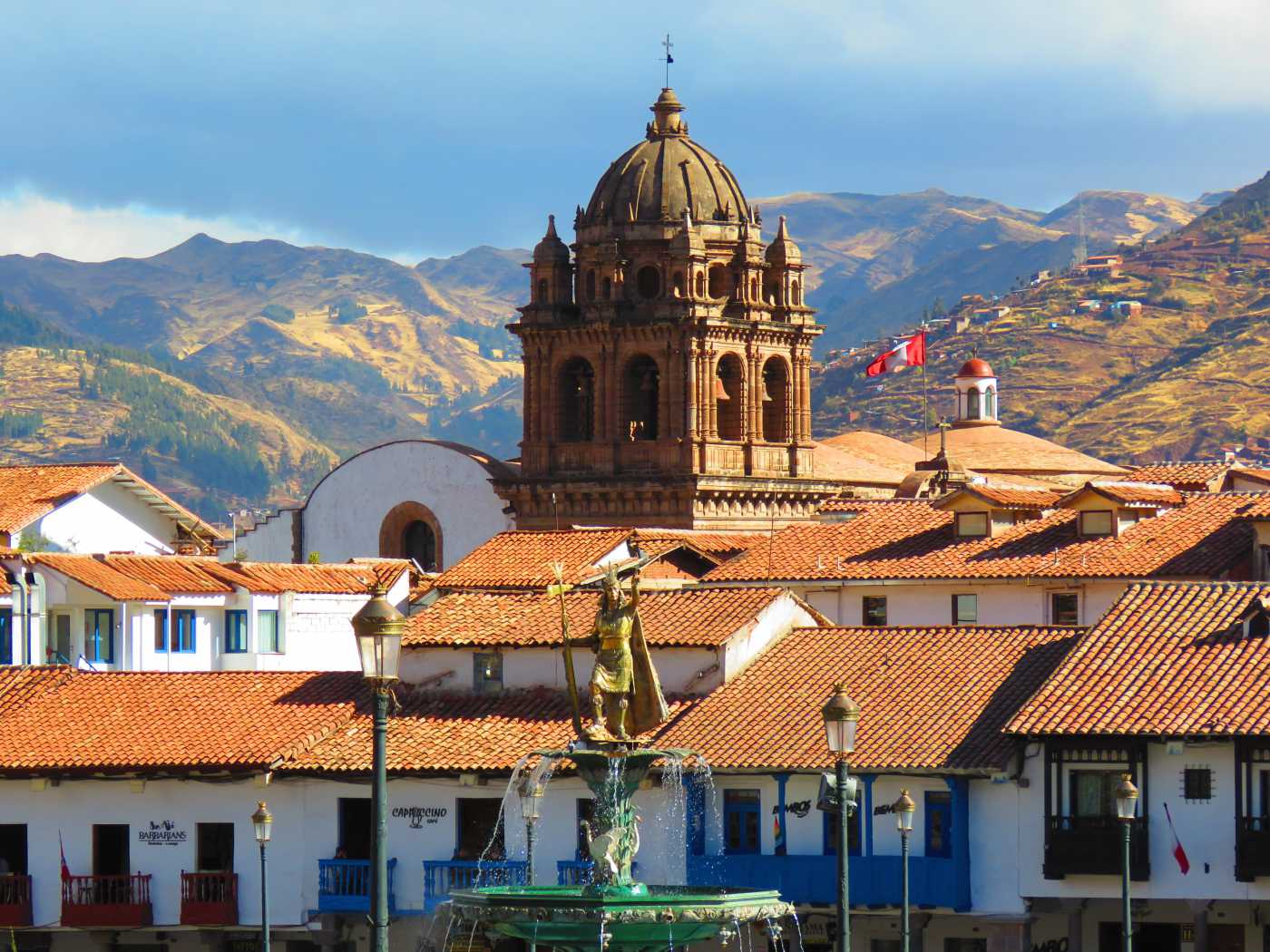 Descubre cómo llegar a Machu Picchu desde Cusco: Guía completa de transporte hasta Aguas Calientes