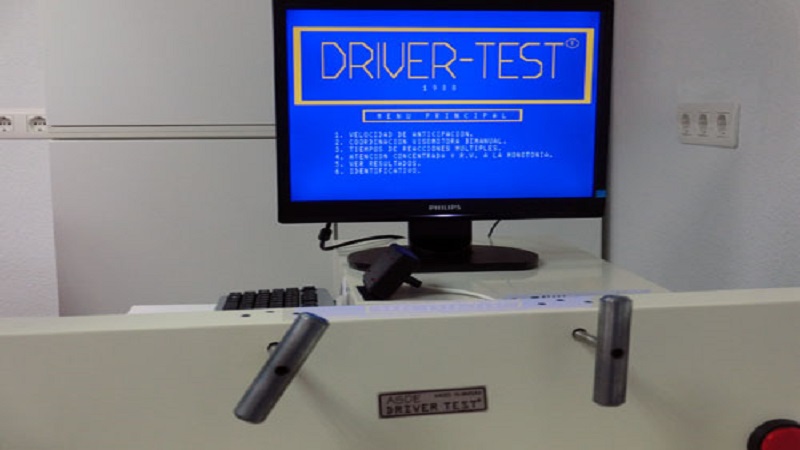 Destripando la maquina de test psicotecnicos del de conducir, 1998.