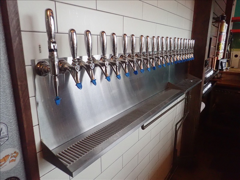 2016 IMPERIAL BROWN SASQUATCH BREWING CO. ONLINE AUCTION James G