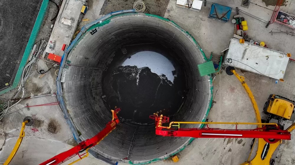 Record CementFree Concrete Pour at London Power Tunnels