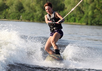 Pulling a Skier by Boat? Top 5 Water Skiing Safety Tips | Murphy 