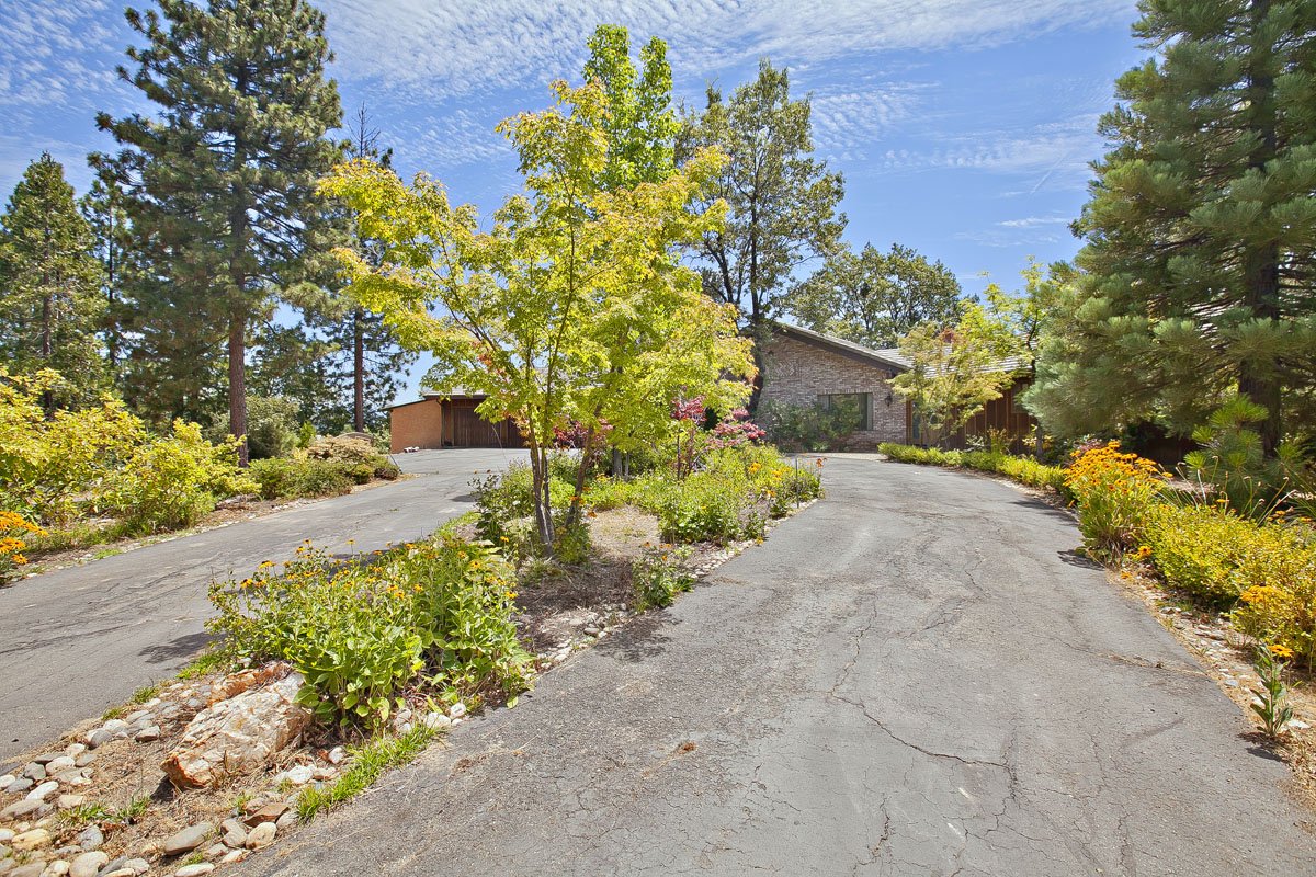 Gallery ESCAPE TO THE SIERRAS